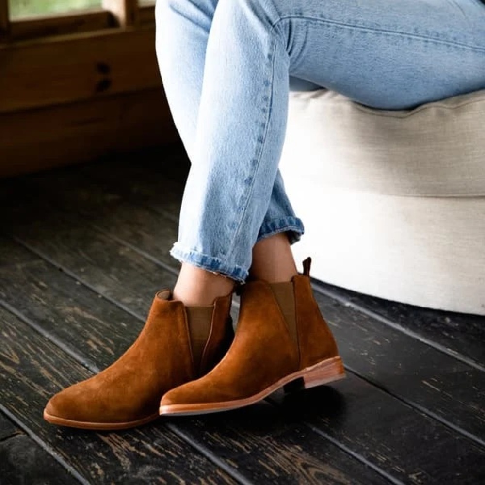 Nisolo Eva Everyday Chelsea Boot in Chestnut 9.5